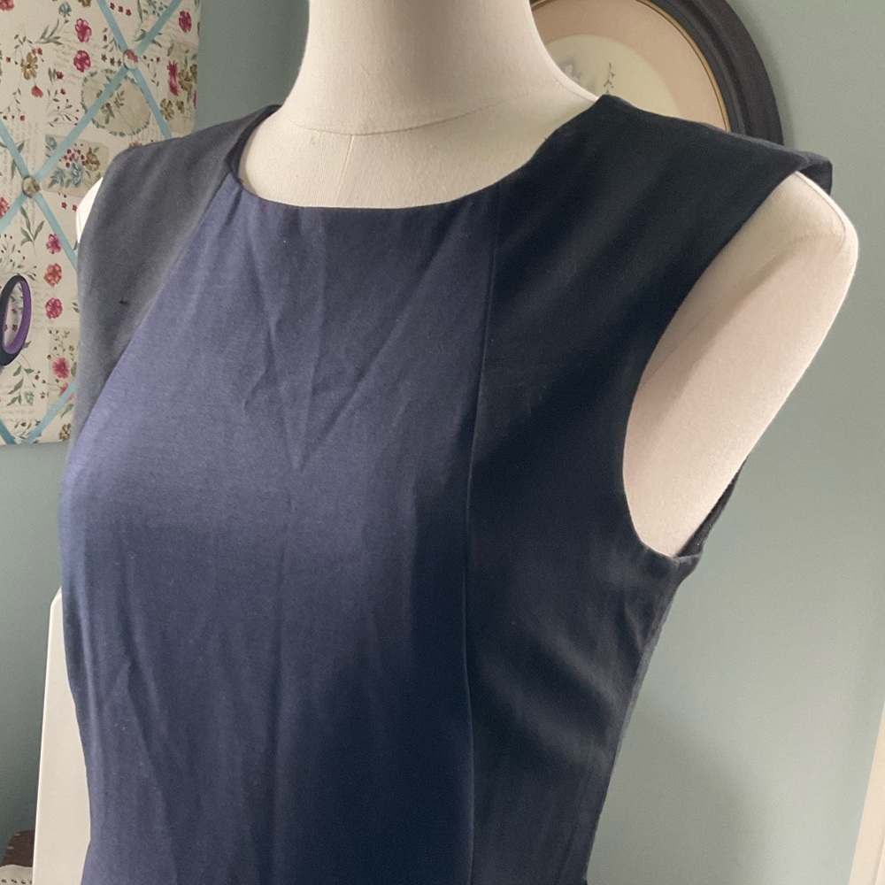 Banana Republic Wool Black and Navy Blue Sheath Dress. Size 6. EUC.